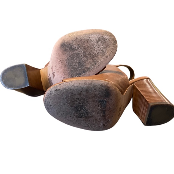 Coach Camel Leather Peep-Toe Ankle Boot with Gold Chain in size 8 - Picture 5 of 10